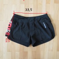 Reebok дамски шорти за бягане , снимка 4 - Къси панталони и бермуди - 37212650