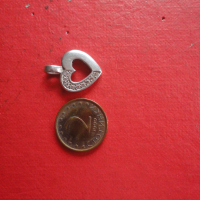 Сребърен медальон висулка с камъни сърце 925 , снимка 1 - Колиета, медальони, синджири - 44620797