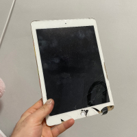 Таблет Apple iPad Air 2 А1567 (2014) 32GB Wi-Fi+LTE, снимка 5 - Таблети - 44623573