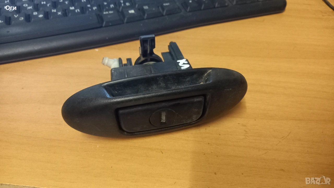 Дръжка/ключалка заден капак за Рено Меган Класик 98-02г., снимка 1