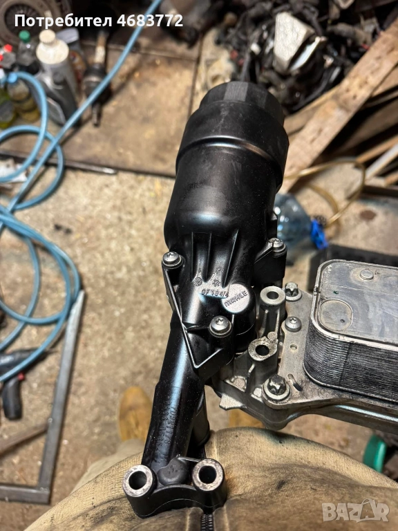 Пластмасов корпус на масленият филтър на двигател на Мерцедес Mercedes 2.2Cdi само за 50лв. 70321178, снимка 1