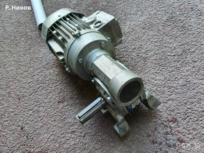 Монофазен ел.двигател/електромотор/електродвигател 0.75kW 90 rpm, снимка 1