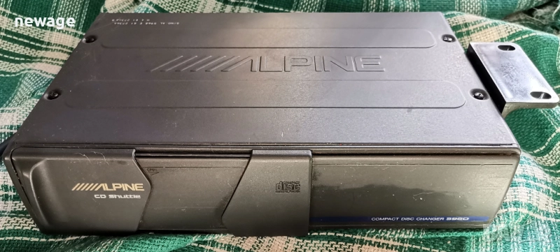 Alpine 5960 CD авто чейнджър, произведен в Япония, снимка 1