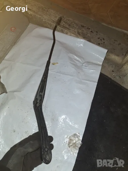 Предно ляво рамо за чистачки за mercedes w203 c class, снимка 1