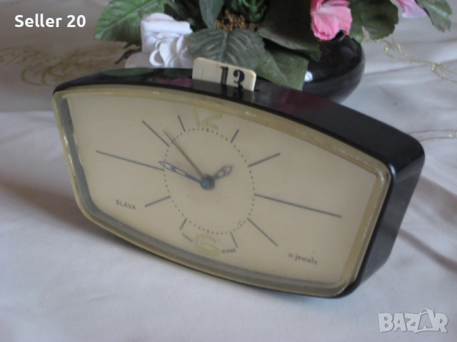 Старинен будилник СЛАВА овал - работещ - антика от времето на СССР, снимка 4 - Колекции - 51953159