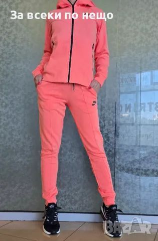 Дамски спортен екип Nike Tech Fleece - 5 налични цвята, снимка 16 - Спортни екипи - 47348693