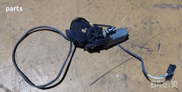 Моторче Предна Лява Седалка Мерцедес Е класа W210 - 0390201940, снимка 2 - Части - 48244544