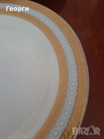 Бели порцеланови чинии със златен кант, снимка 2 - Чинии - 51576450