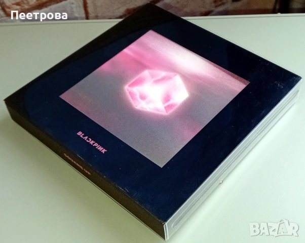 Оригинален албум  на попгрупата  BLACKPINK - "Square Up". 