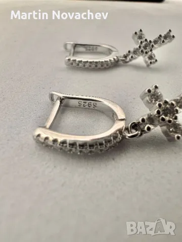 Сребърни обеци кръстчета с мойсанит (Диамант), снимка 8 - Обеци - 49718169