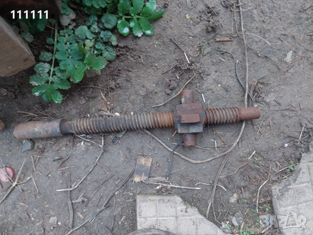 Винт голям с голяма гайка става за скоба за вадене на ризи,  лагери и за други неща , снимка 3 - Други инструменти - 52881470