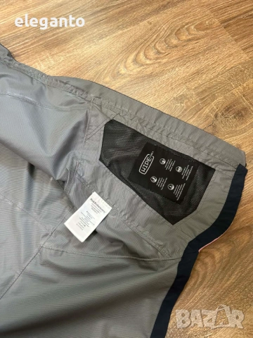 Висок клас дамска трисолойна мембрана Peak Performance Daybreak Waterproof Jacket , L размер , снимка 10 - Якета - 54203057