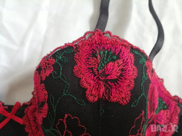 75B кокетен сутиен с бродерии цветя марка HEMA, снимка 5 - Бельо - 54048377