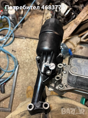 Пластмасов корпус на масленият филтър на двигател на Мерцедес Mercedes 2.2Cdi само за 50лв. 70321178