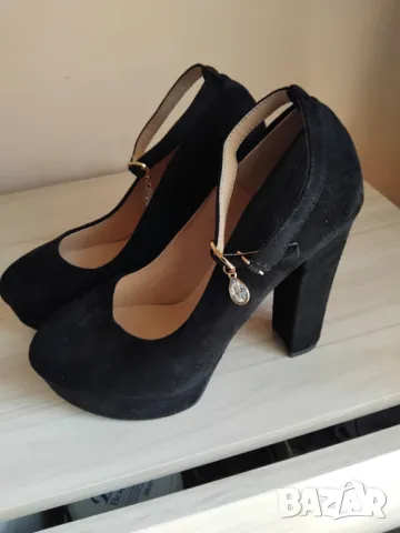 Черни велурени обувки  на ток и платформа, снимка 3 - Дамски обувки на ток - 50042333