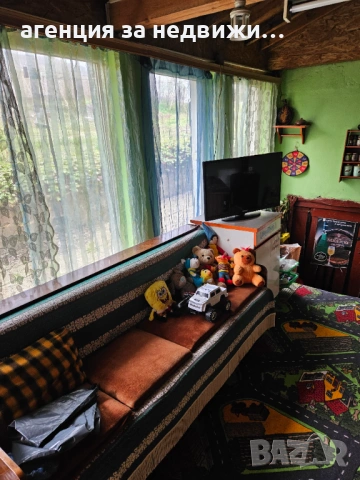 Къща с дворно място в гр.Каспичан кв.Калугерица, снимка 7 - Къщи - 54091767