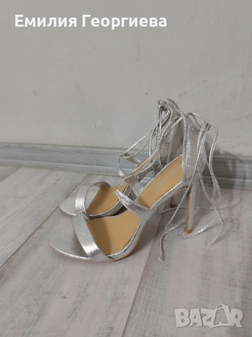 Сребърни сандали 41 номер, снимка 2 - Дамски обувки на ток - 50557229