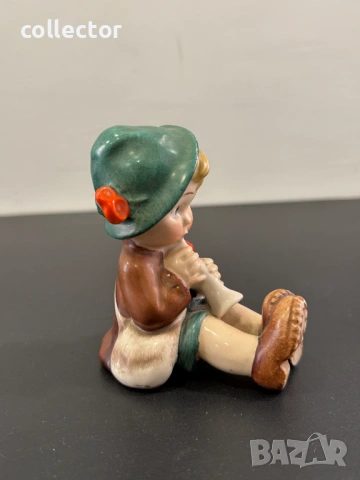 Порцеланова фигура касичка Goebel Hummel. №8089, снимка 3 - Антикварни и старинни предмети - 54191316