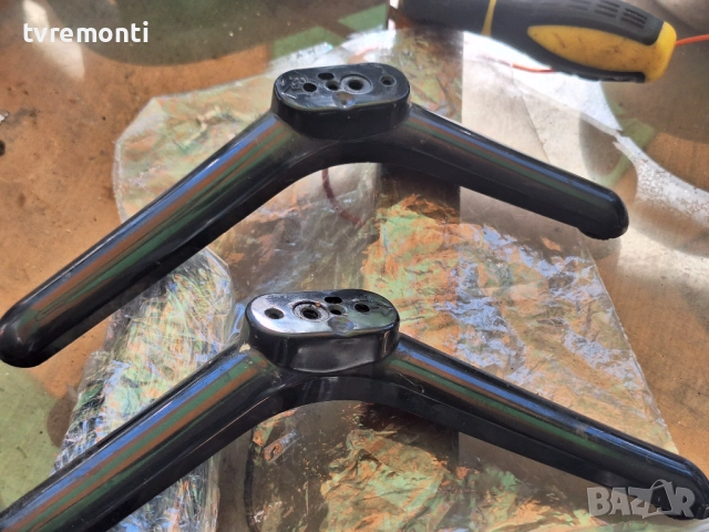 оригинална стойка крачета телевизор Crown модел 32133