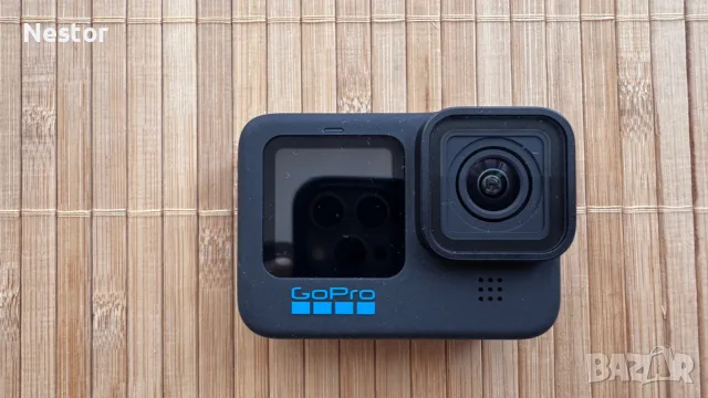 GoPro 10 Black + Оригинален калъф + Аксесоари