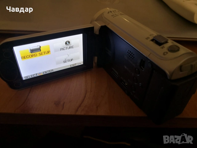 Видеокамера Panasonic V-100, снимка 2 - Камери - 50322175