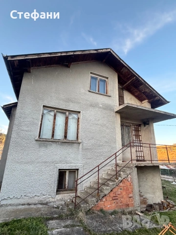 ПРОДАВА СЕ къща в гр. Брезник , снимка 2 - Къщи - 54036969