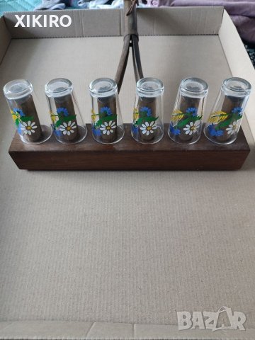 Продавам дървена стойка с чаши за шотове, снимка 2 - Чаши - 40546058