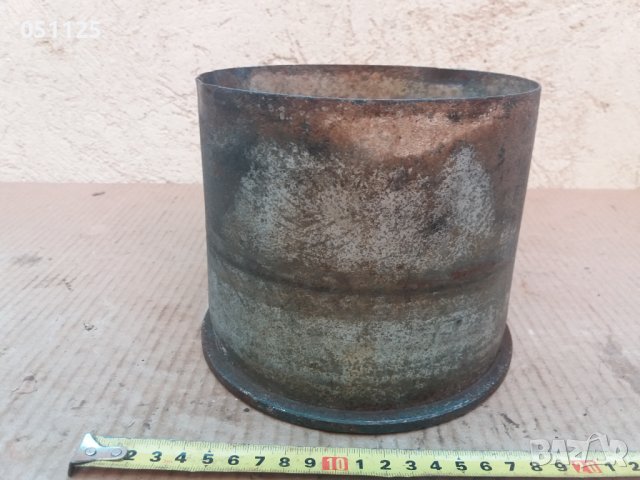 масивна метална гилза от танк подходяща за саксия 