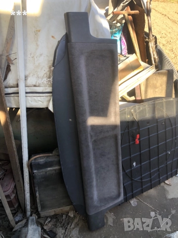 Продавам кора и щора багажник Volvo v40