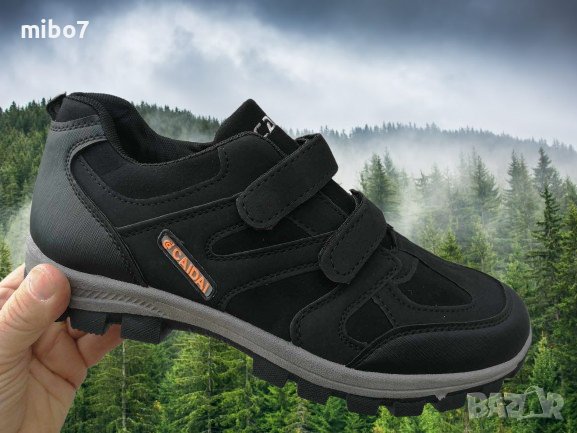 Мъжки маратонки с лепенки велкро в черно- CAIDAI