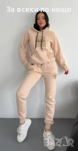 Дамски спортен комплект Burberry - 4 налични цвята Код A74, снимка 2 - Спортни екипи - 47390624