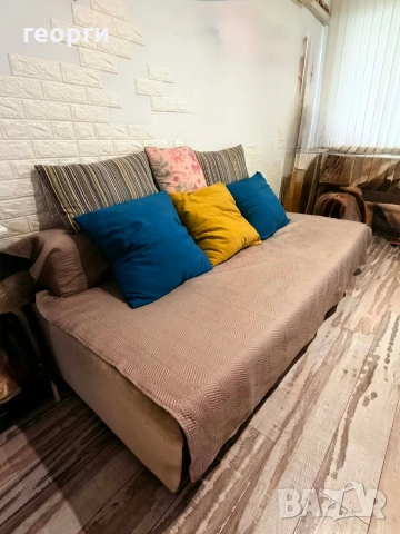 Диван , три места, разтегателен. Втора употреба, запазен., снимка 4 - Дивани и мека мебел - 52910765