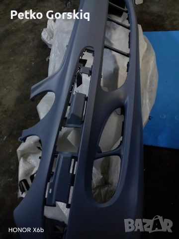 Предна броня за мерцедес w211, снимка 3 - Части - 53201801