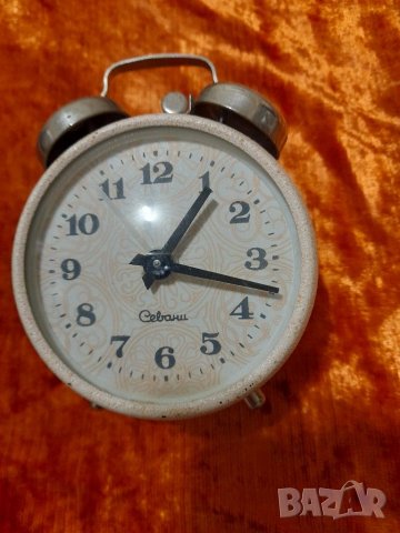 Стар будилник-Севани, снимка 2 - Антикварни и старинни предмети - 36953096