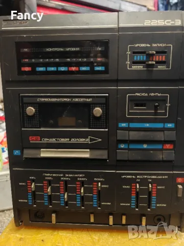 Руски касетофон Комета М 2250, снимка 2 - Радиокасетофони, транзистори - 47550308