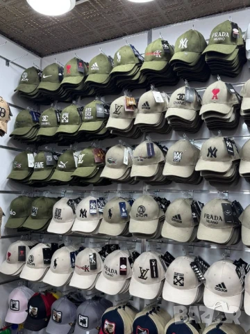 шапка с козирка celine nike karl lagerfeld hermes burberry ami amiri miu miu guess Adidas , снимка 8 - Шапки - 50592735