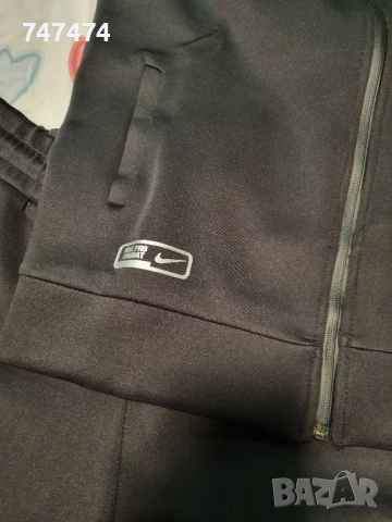 Нов спортен екип NIKE, M, снимка 7 - Спортни дрехи, екипи - 52319347