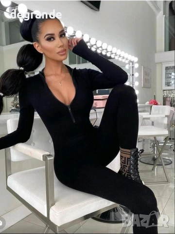 Черен атрактивен гащеризон с цип