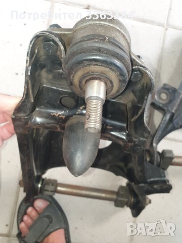 Продавам долни носачи за 412