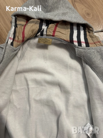 Burberry суитчер , снимка 2 - Детски анцузи и суичери - 55986953