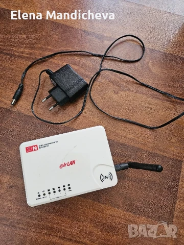 Безжичен рутер мрежово устройство 