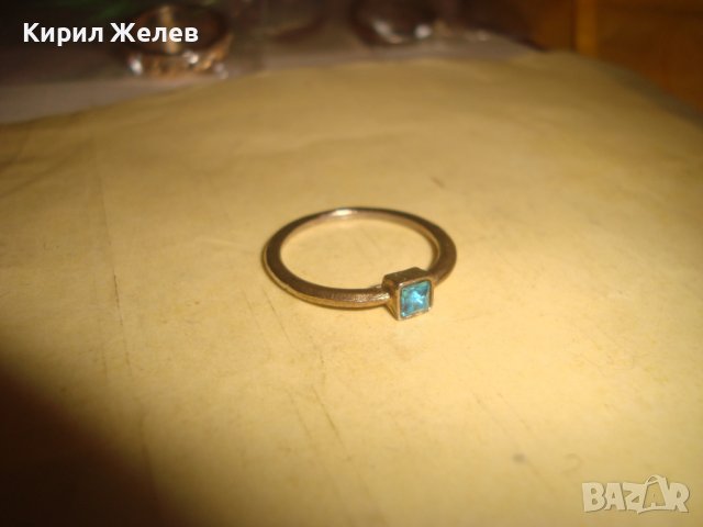 ЗЛАТИСТ СТОМАНЕН НЕРЪЖДАЕМ РЕТРО ПРЪСТЕН с ФАСЕТИРАН СИН КРИСТАЛ 27562