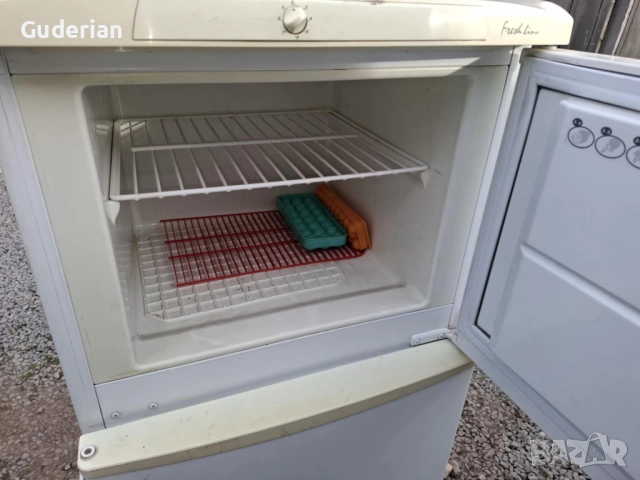 Хладилник с фризер Hansa, снимка 3 - Хладилници - 52964623