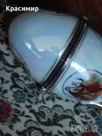 Порцеланово яйце със седефен ефект Кутийка за бижута с височина 8,5 см , снимка 4 - Антикварни и старинни предмети - 47725080