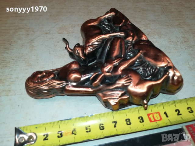 ЖЕНА С КОЗЛЕТА-МЕТАЛНА ЗАПАЛКА 0709251707LCHERY, снимка 4 - Антикварни и старинни предмети - 51634129