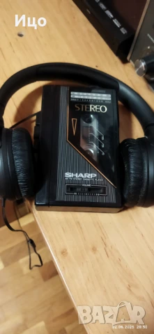 Уокмен Шарп работи отлично.