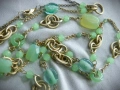 Антикварен позлатен гердан от Fenton glass с ураново и жадеитово стъкло, 50те, снимка 1