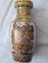 Порцеланова ръчнорисувана ваза с позлата, снимка 1 - Вази - 31481319