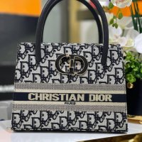 Дамска чанта Christian Dior код 141, снимка 1 - Чанти - 34388118