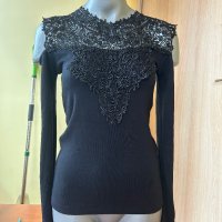 Черна блуза с дантела, снимка 5 - Блузи с дълъг ръкав и пуловери - 44475526